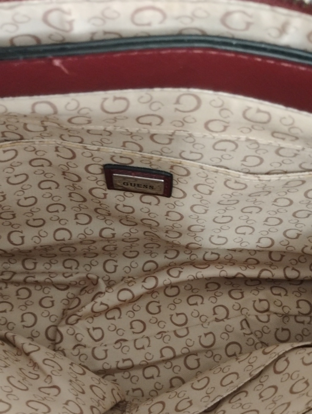 Guess Bags - Picture 6 of 15